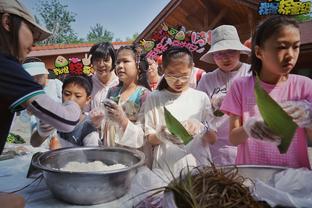 127天后再登场！芒特庆祝赢球：这就是成为这个团队一份子的意义